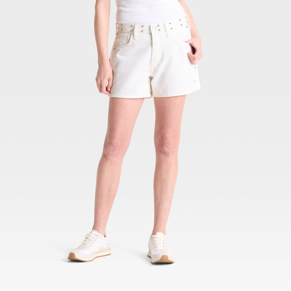 14 / 16 Universal Studio - Mid-Rise 90's Baggy Studded Shorts - White
